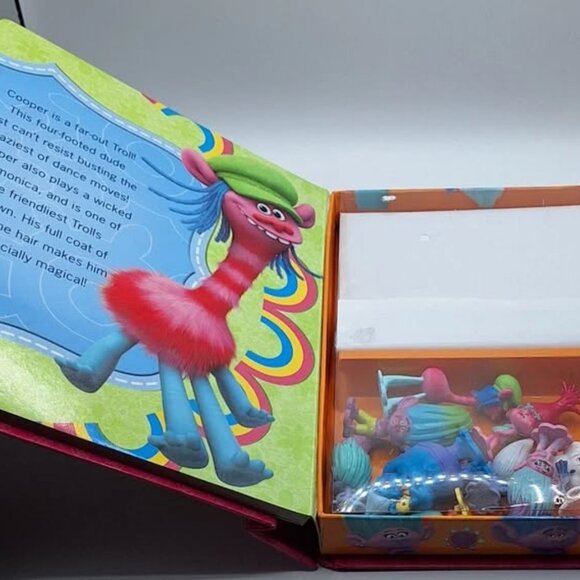 My Busy Books , Trolls , Dreamworks , Storybook And 12 Figurines - Picture 3 of 7